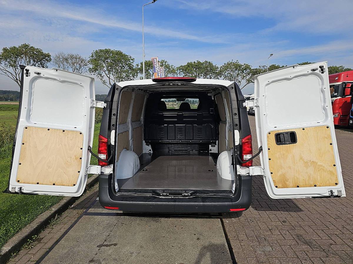 Mercedes-Benz Vito MERCEDES-BENZ VITO 110 l2 carplay euro6 ac!