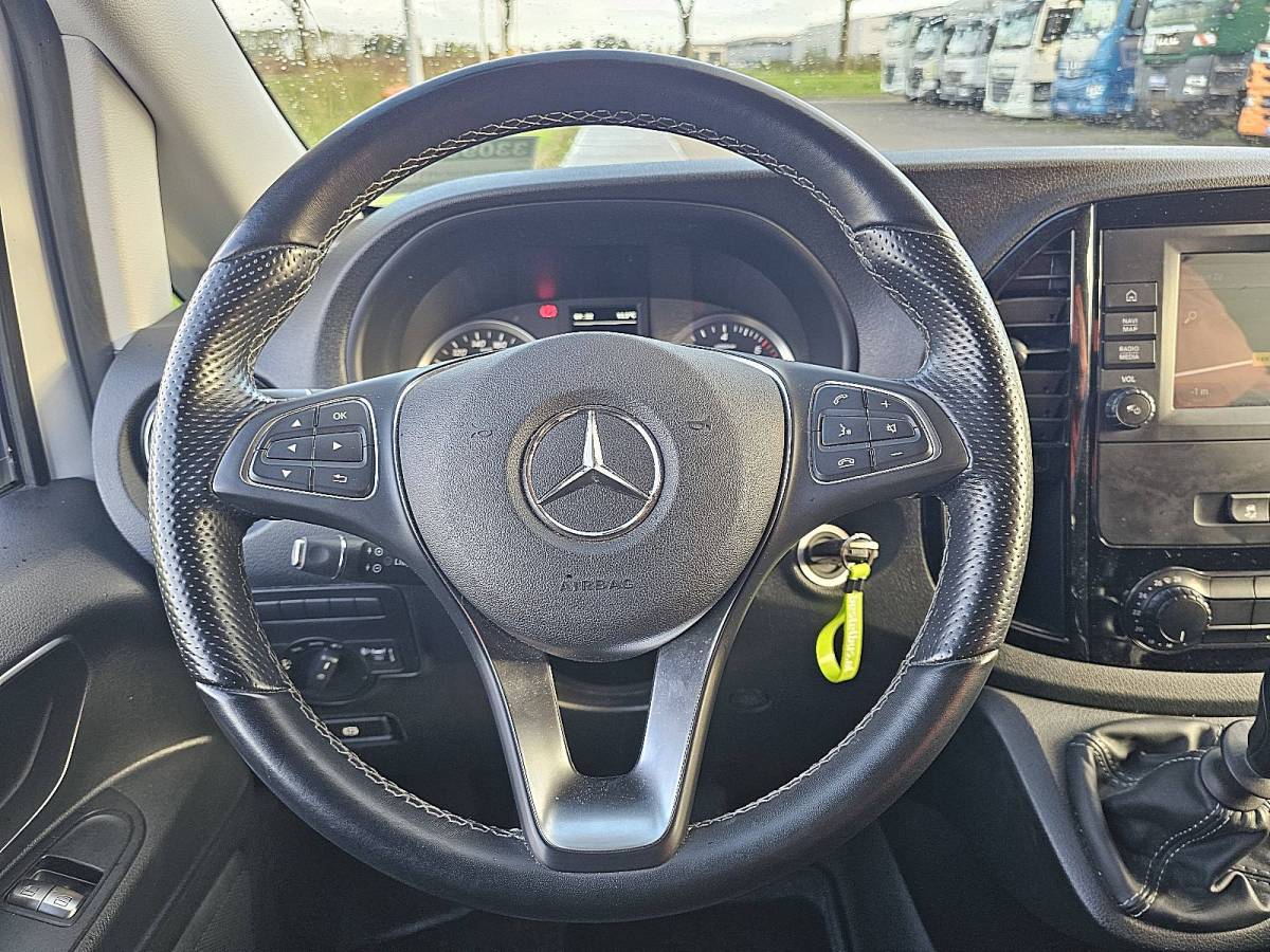 Mercedes-Benz Vito MERCEDES-BENZ VITO 110 L2 Airco Euro6 BPM-Vrij Achterdeuren 95Pk Navi 3-Zits!