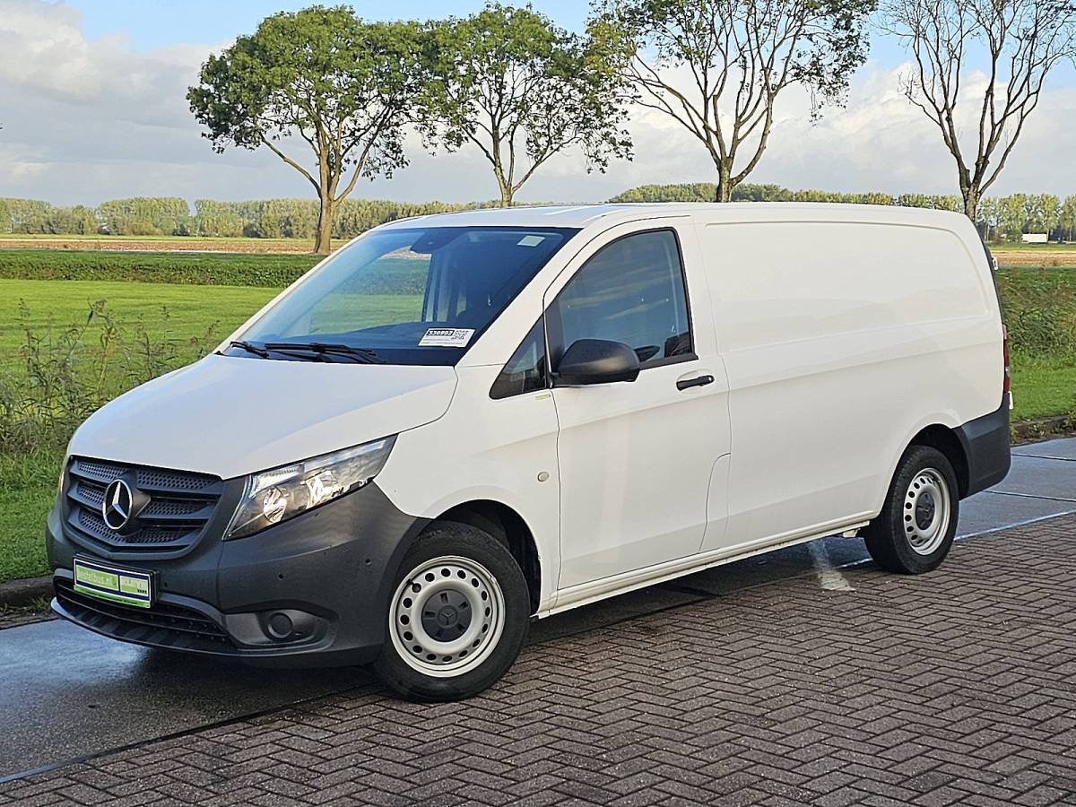 Mercedes-Benz Vito MERCEDES-BENZ VITO 110 L2 Airco Euro6 BPM-Vrij Achterdeuren 95Pk Navi 3-Zits!