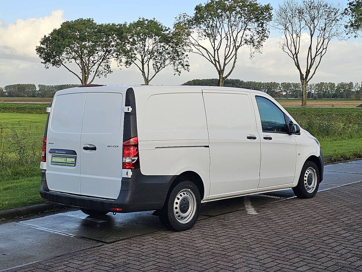 Mercedes-Benz Vito MERCEDES-BENZ VITO 110 L2 Airco Euro6 BPM-Vrij Achterdeuren 95Pk Navi 3-Zits!