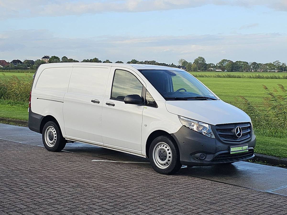 Mercedes-Benz Vito MERCEDES-BENZ VITO 110 L2 Airco Euro6 BPM-Vrij Achterdeuren 95Pk Navi 3-Zits!