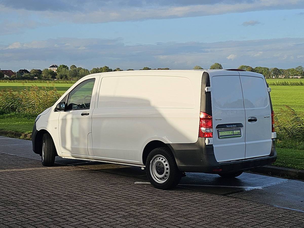 Mercedes-Benz Vito MERCEDES-BENZ VITO 110 L2 Airco Euro6 BPM-Vrij Achterdeuren 95Pk Navi 3-Zits!