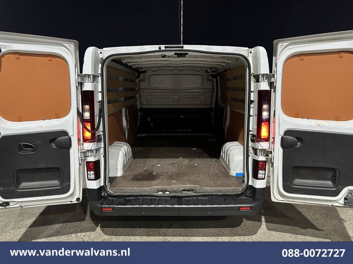 Renault Trafic Renault Trafic 2.0 dCi 131pk L2H1 Euro6 Airco | Navigatie | LED | Apple Carplay | Cruisecontrol | Parkeersensoren 2500kg trekvermogen, Bijrijdersbank