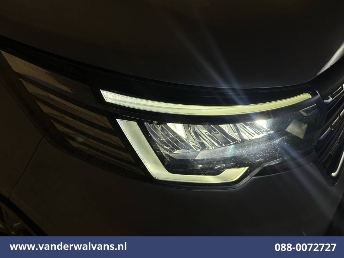 Renault Trafic Renault Trafic 2.0 dCi 131pk L2H1 Euro6 Airco | Navigatie | LED | Apple Carplay | Cruisecontrol | Parkeersensoren 2500kg trekvermogen, Bijrijdersbank