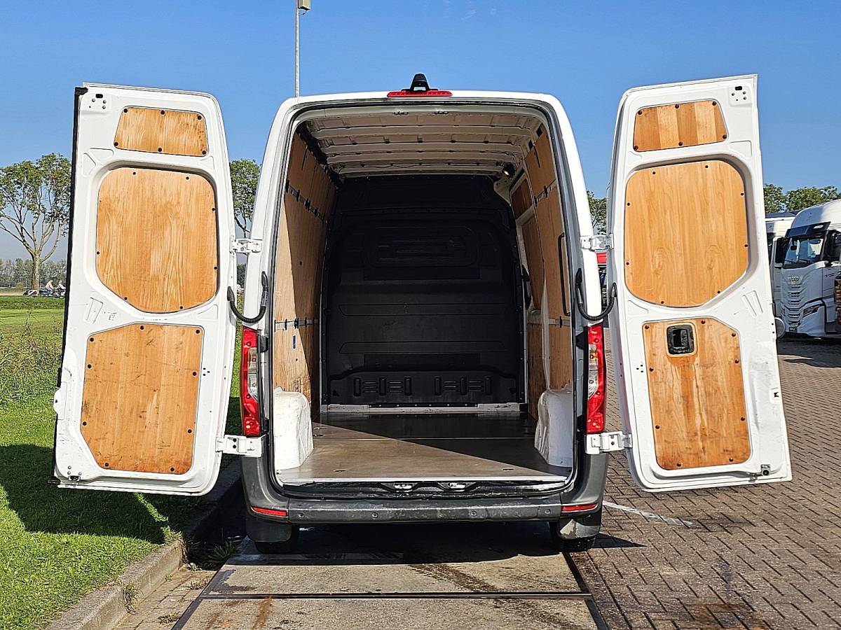 Mercedes-Benz Sprinter MERCEDES-BENZ SPRINTER 311 L2H2 Mbux FWD Euro6 BPM-Vrij Airco 114Pk!