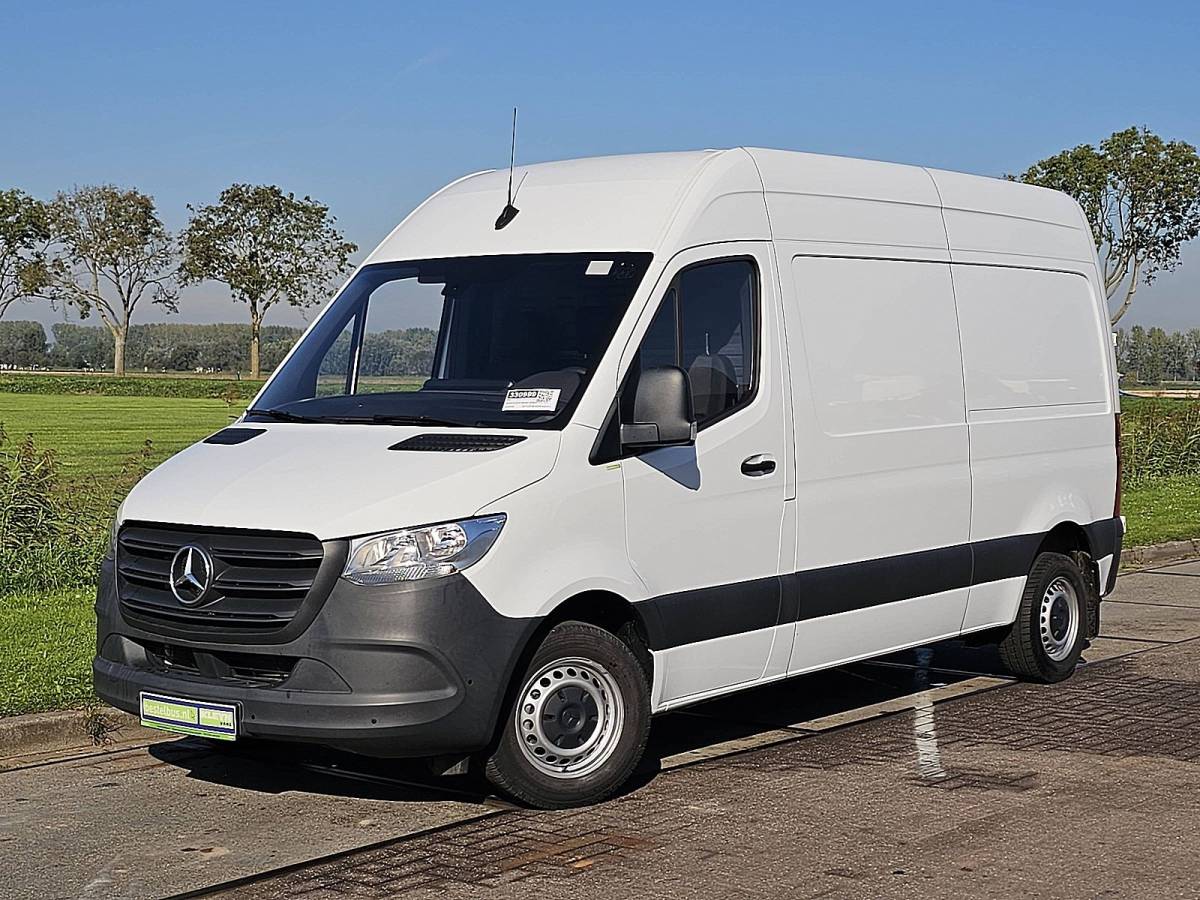 Mercedes-Benz Sprinter MERCEDES-BENZ SPRINTER 311 L2H2 Mbux FWD Euro6 BPM-Vrij Airco 114Pk!