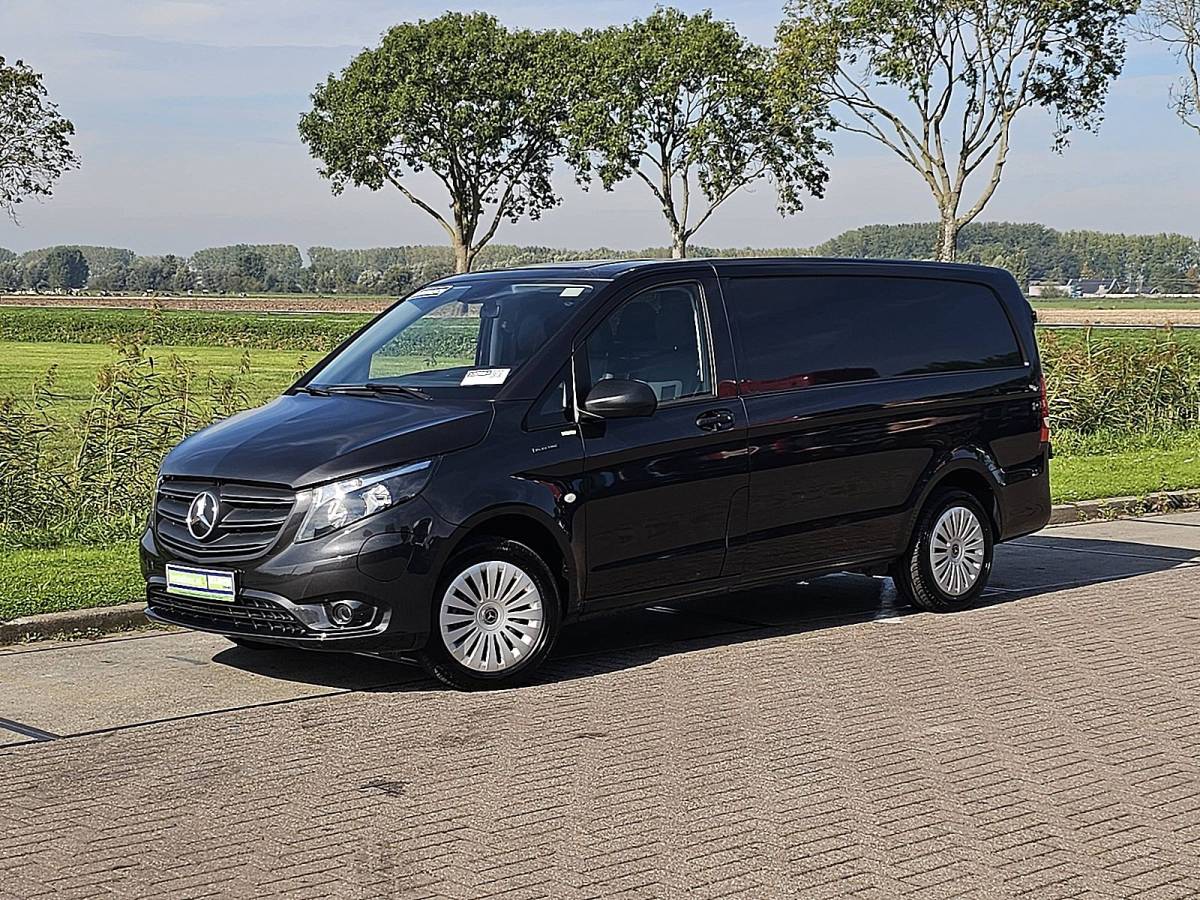 Mercedes-Benz eVito MERCEDES-BENZ EVITO L2 Bumpers-Kleur 66kWh 280KM WLTP Airco Automaat 80kw-snelladen Achterdeuren!