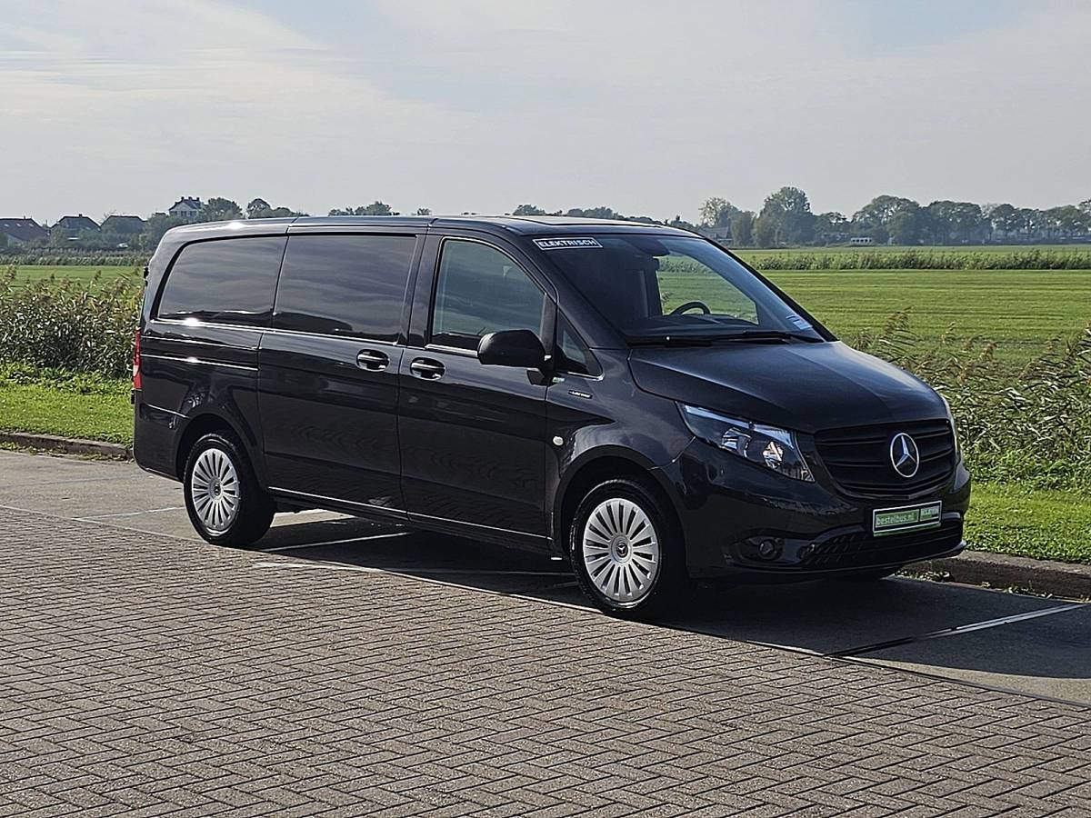 Mercedes-Benz eVito MERCEDES-BENZ EVITO L2 Bumpers-Kleur 66kWh 280KM WLTP Airco Automaat 80kw-snelladen Achterdeuren!