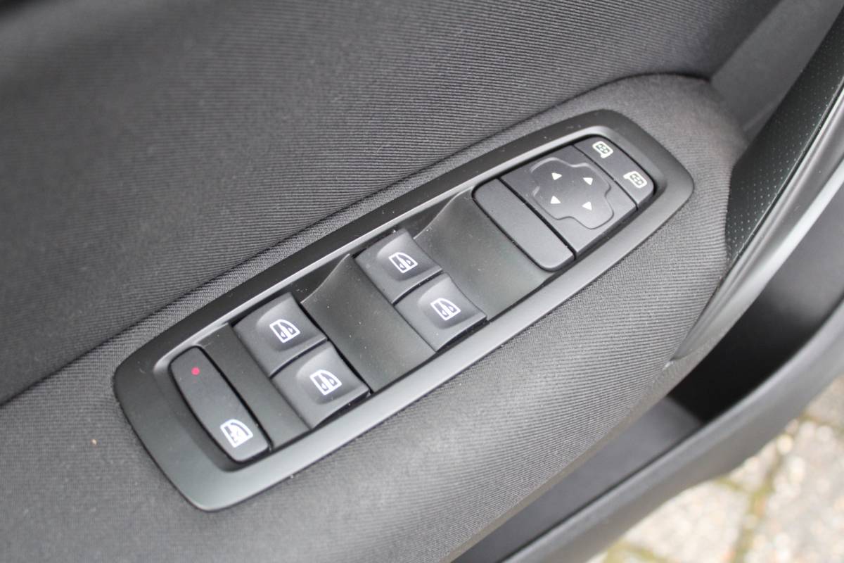 Renault Mégane Renault MEGANE VAN 1.5 Blue dCi ZEN 116PK | Climate Control | NAVI | Trekhaak | PDC | Distributie vervangen! | EURO 6