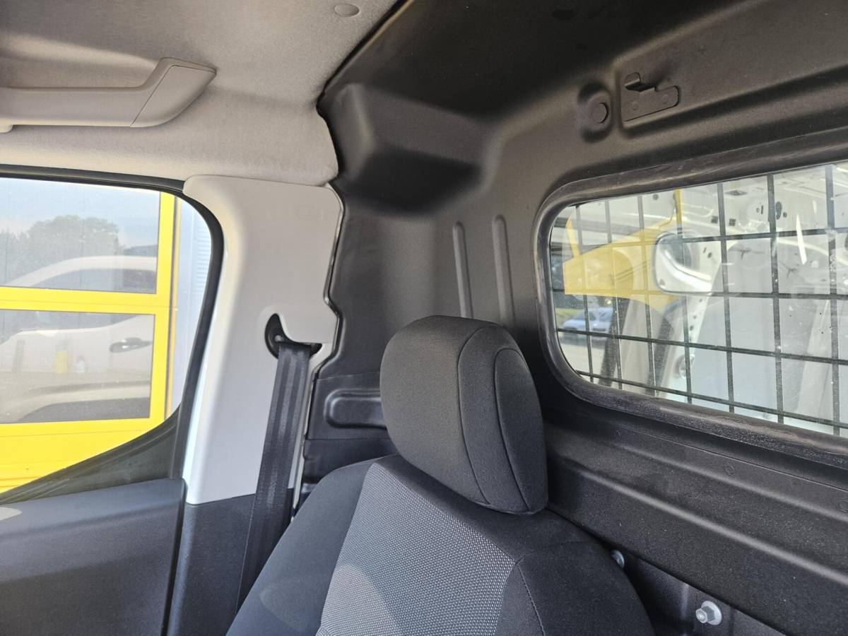 Peugeot Partner Peugeot Partner 1.5 BlueHDI Airco Navigatie 2 x schuifd