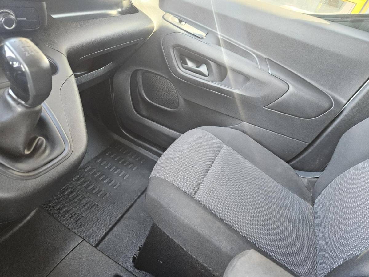Peugeot Partner Peugeot Partner 1.5 BlueHDI Airco Navigatie 2 x schuifd