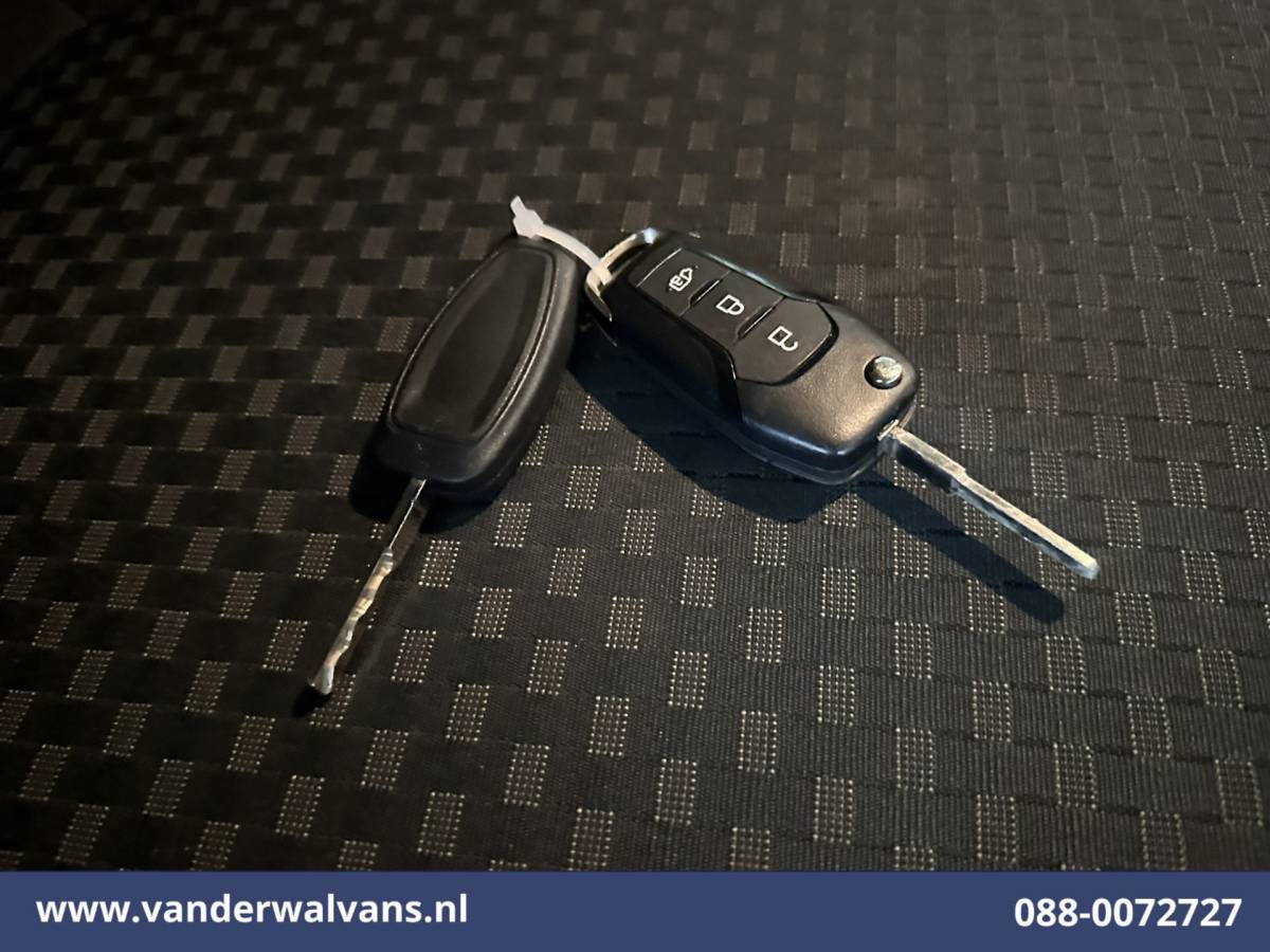 Ford Transit Connect Ford Transit Connect 1.5 EcoBlue 101pk L1H1 Euro6 Airco | Camera | Navigatie | Apple Carplay | Stoelverwarming Android Auto, Verwarmde voorruit, Parkeersensoren