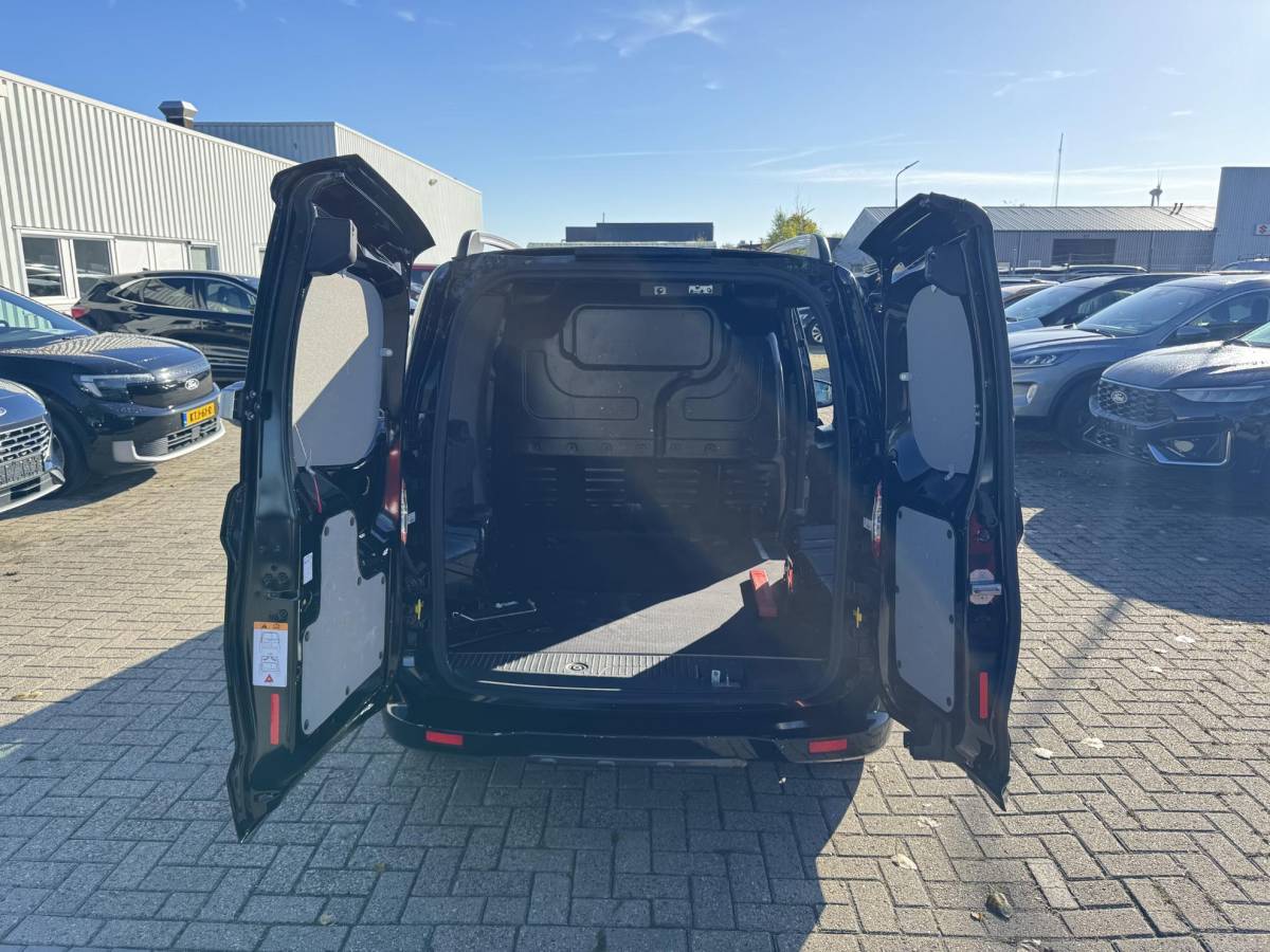 Ford Transit Courier Ford Transit Courier 1.5 TDCI Sport Duratorq S&S |  Ford SYNC 3 (touchscreen) |  Cruise control | Lichtmetalen velgen | Airconditioning