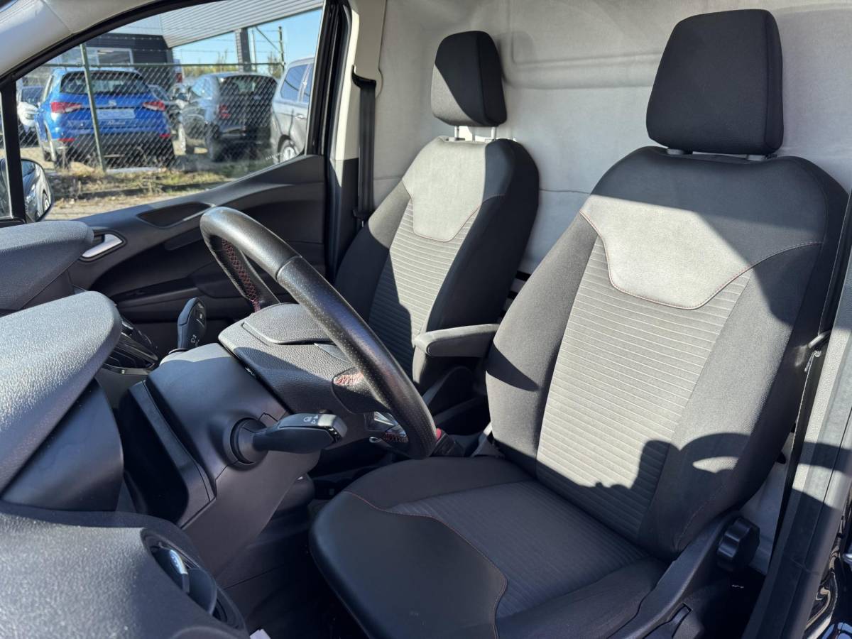 Ford Transit Courier Ford Transit Courier 1.5 TDCI Sport Duratorq S&S |  Ford SYNC 3 (touchscreen) |  Cruise control | Lichtmetalen velgen | Airconditioning