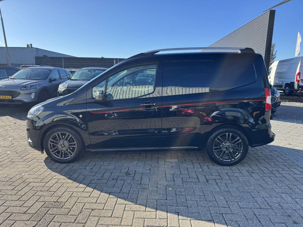 Ford Transit Courier Ford Transit Courier 1.5 TDCI Sport Duratorq S&S |  Ford SYNC 3 (touchscreen) |  Cruise control | Lichtmetalen velgen | Airconditioning