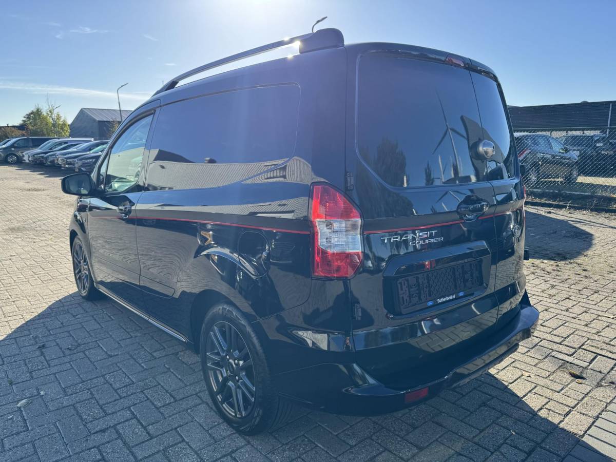 Ford Transit Courier Ford Transit Courier 1.5 TDCI Sport Duratorq S&S |  Ford SYNC 3 (touchscreen) |  Cruise control | Lichtmetalen velgen | Airconditioning