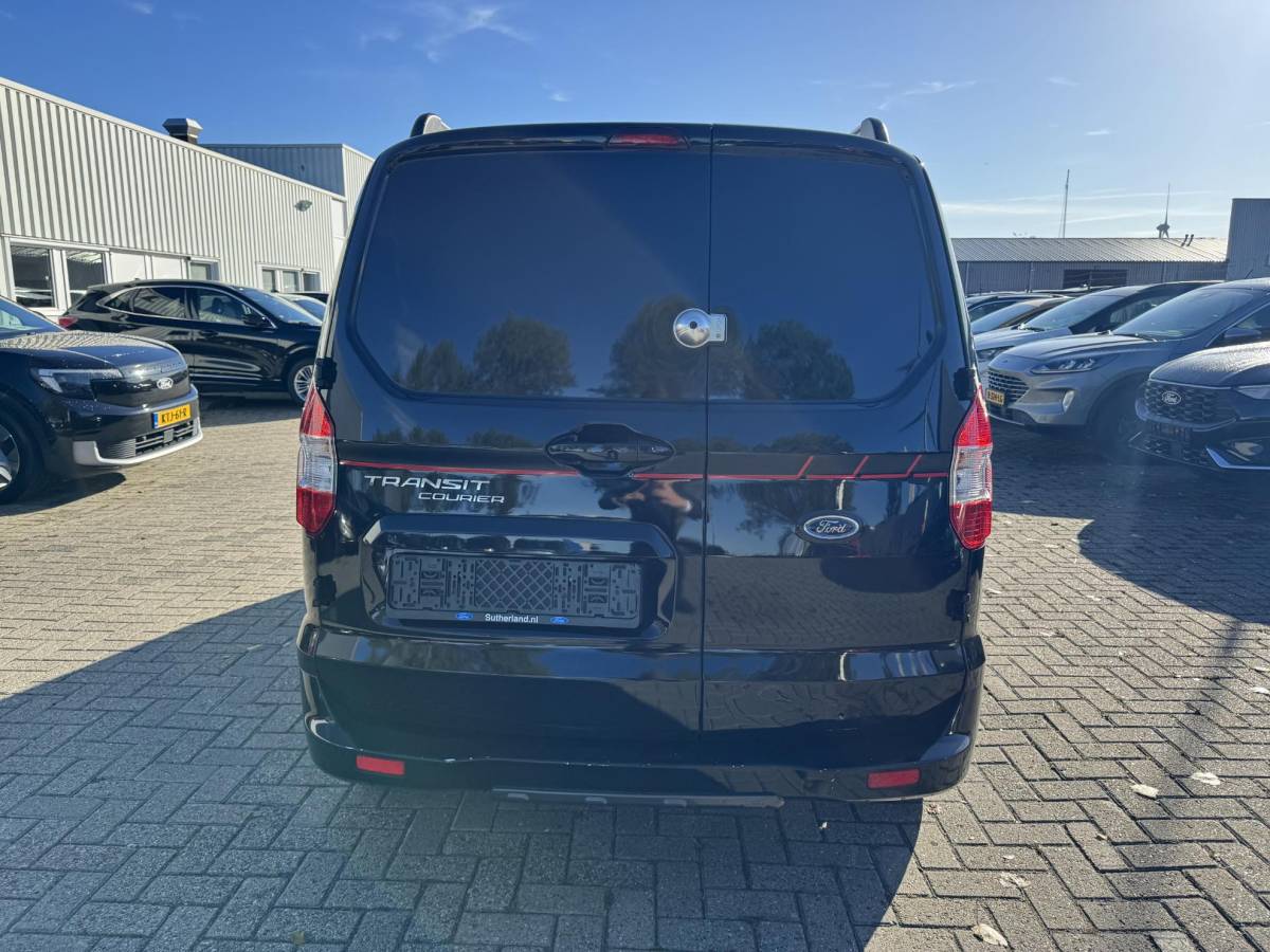 Ford Transit Courier Ford Transit Courier 1.5 TDCI Sport Duratorq S&S |  Ford SYNC 3 (touchscreen) |  Cruise control | Lichtmetalen velgen | Airconditioning