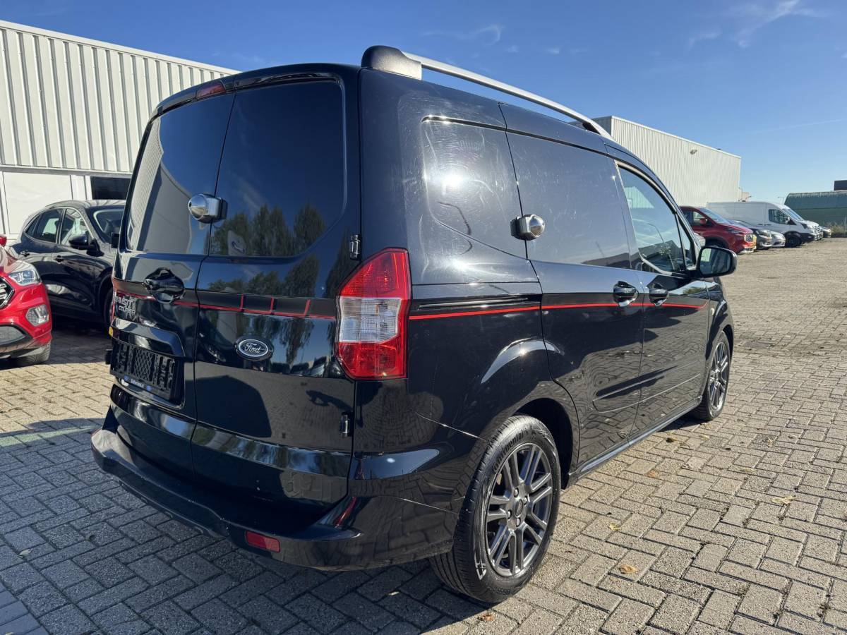 Ford Transit Courier Ford Transit Courier 1.5 TDCI Sport Duratorq S&S |  Ford SYNC 3 (touchscreen) |  Cruise control | Lichtmetalen velgen | Airconditioning