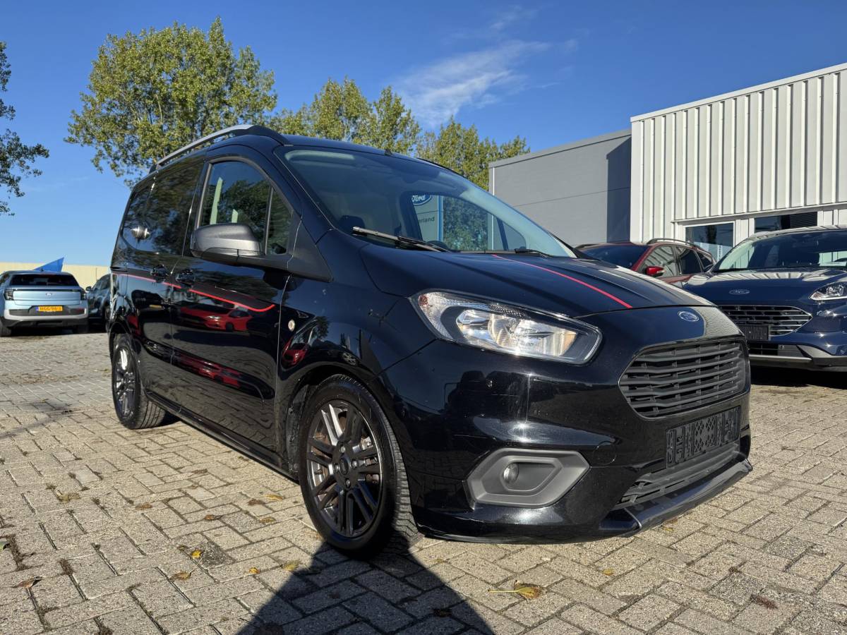 Ford Transit Courier Ford Transit Courier 1.5 TDCI Sport Duratorq S&S |  Ford SYNC 3 (touchscreen) |  Cruise control | Lichtmetalen velgen | Airconditioning