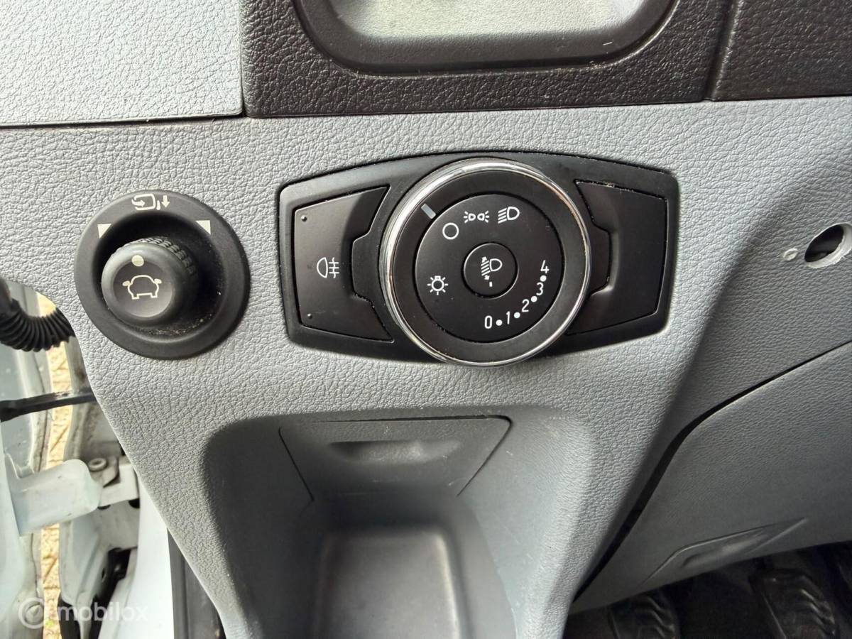 Ford Transit Ford Transit 350 2.0 TDCI L3H1 DC|60.849KM|Trekhaak|Airco
