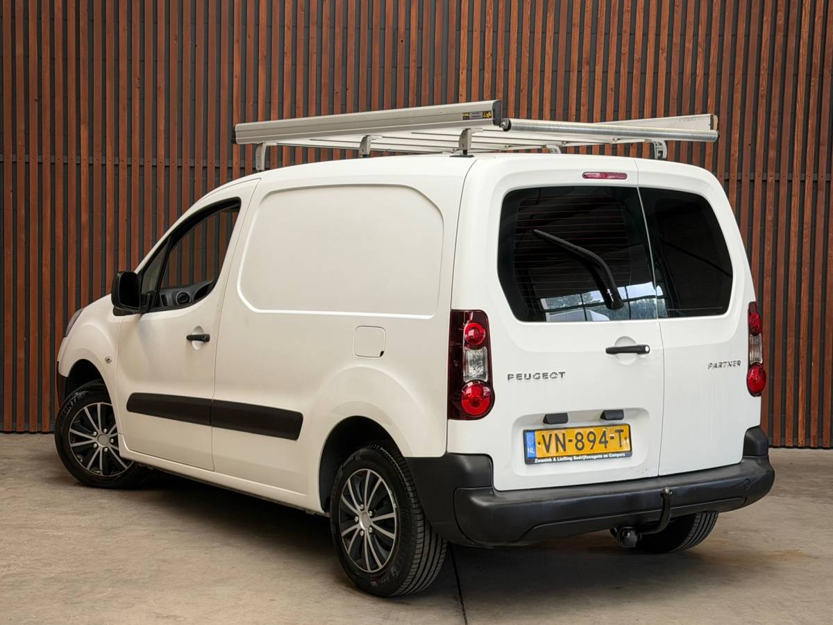Peugeot Partner Peugeot Partner 120 1.6 HDI L1 XR Profit + Elek.Pakket-Imperiaal-Trekhaak-NL Auto-NAP