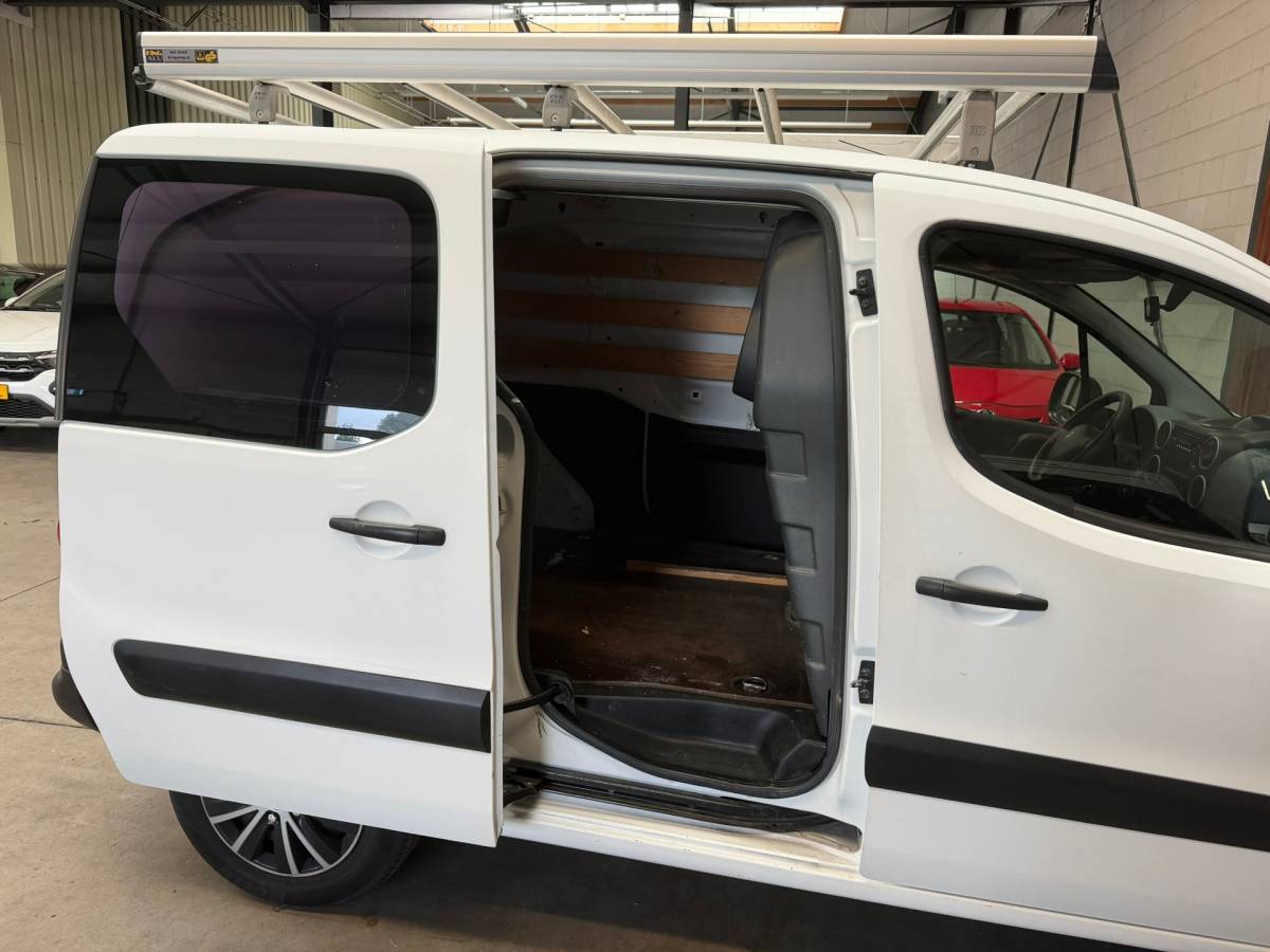 Peugeot Partner Peugeot Partner 120 1.6 HDI L1 XR Profit + Elek.Pakket-Imperiaal-Trekhaak-NL Auto-NAP
