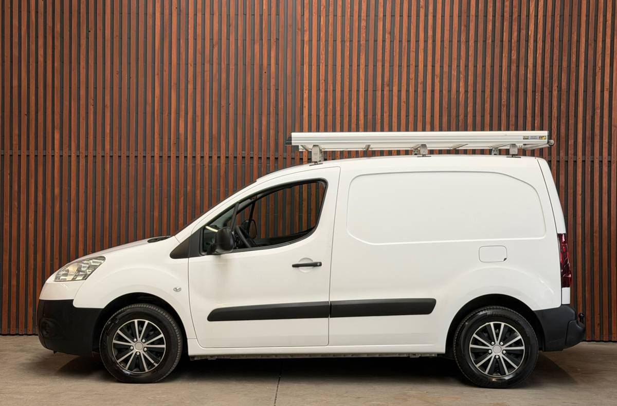 Peugeot Partner Peugeot Partner 120 1.6 HDI L1 XR Profit + Elek.Pakket-Imperiaal-Trekhaak-NL Auto-NAP