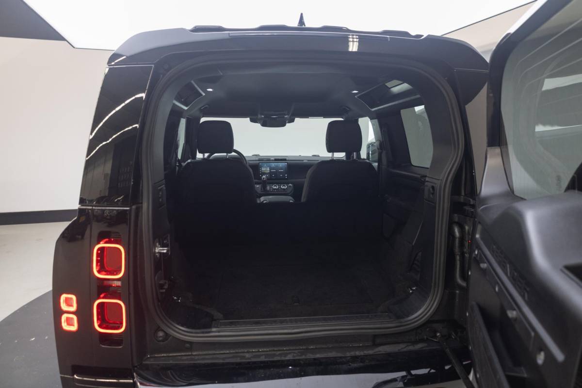Land Rover Defender Land Rover Defender Hard Top 3.0 D200 90 MHEV X-Dynamic SE | Cold Climate | Trekhaak |