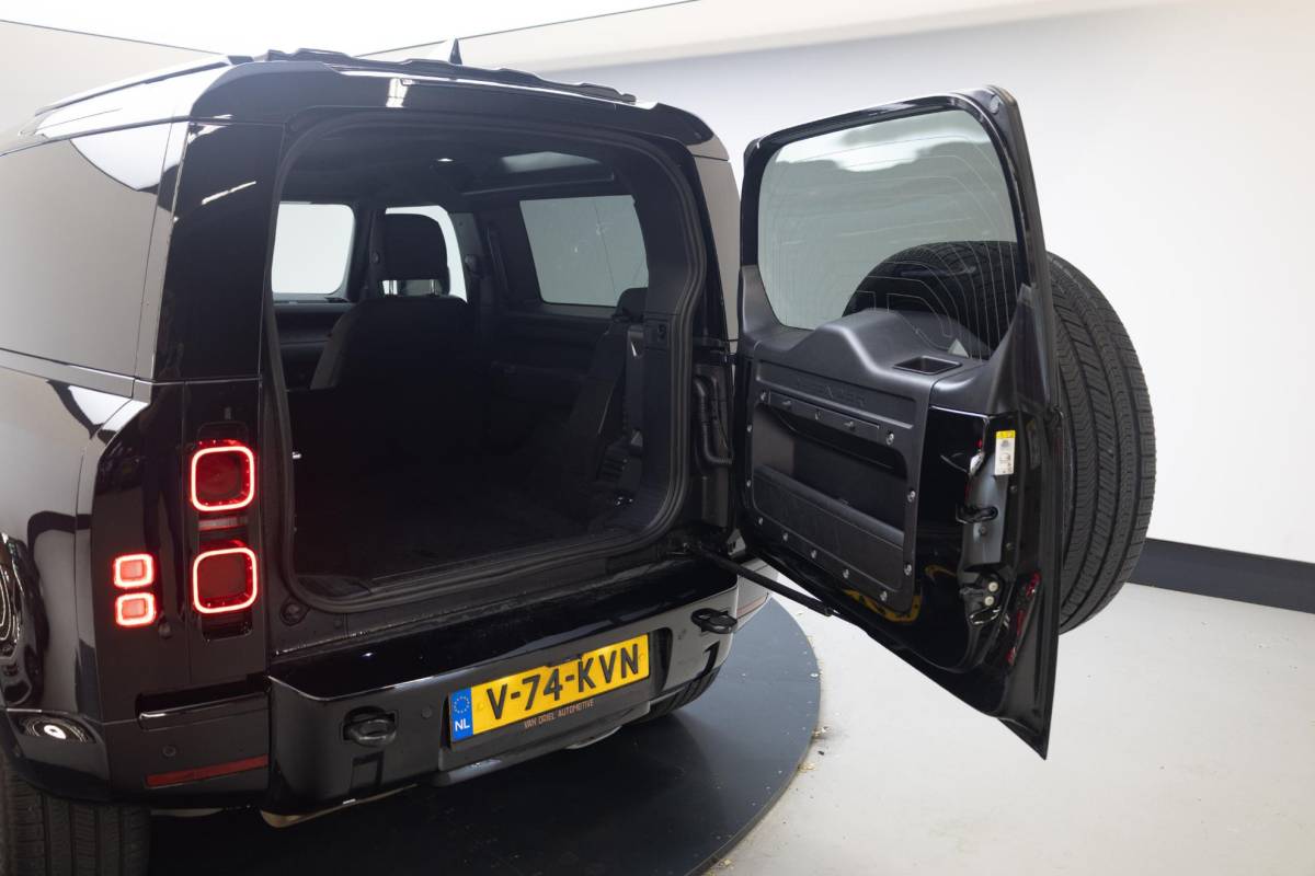 Land Rover Defender Land Rover Defender Hard Top 3.0 D200 90 MHEV X-Dynamic SE | Cold Climate | Trekhaak |