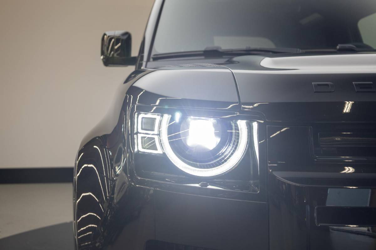 Land Rover Defender Land Rover Defender Hard Top 3.0 D200 90 MHEV X-Dynamic SE | Cold Climate | Trekhaak |