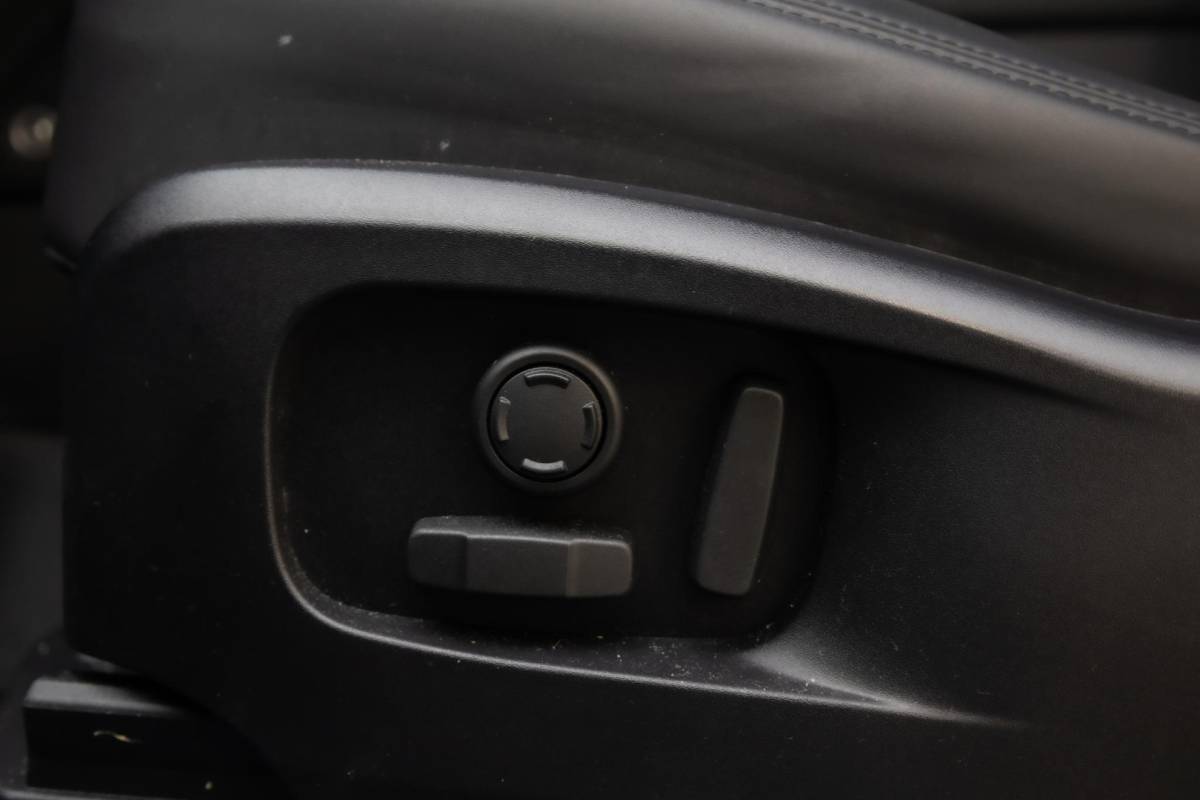 Land Rover Defender Land Rover Defender Hard Top 3.0 D200 90 MHEV X-Dynamic SE | Cold Climate | Trekhaak |
