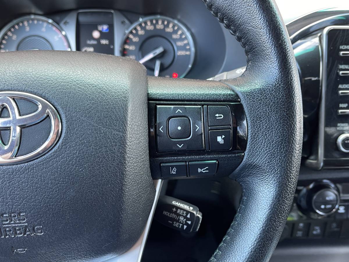 Toyota Hilux Toyota HiLux 2.8 D-4D Double Cab Executive | 2 Zits | Apple Carplay | DAB | Camera Achter | Led dagrijverlichting |