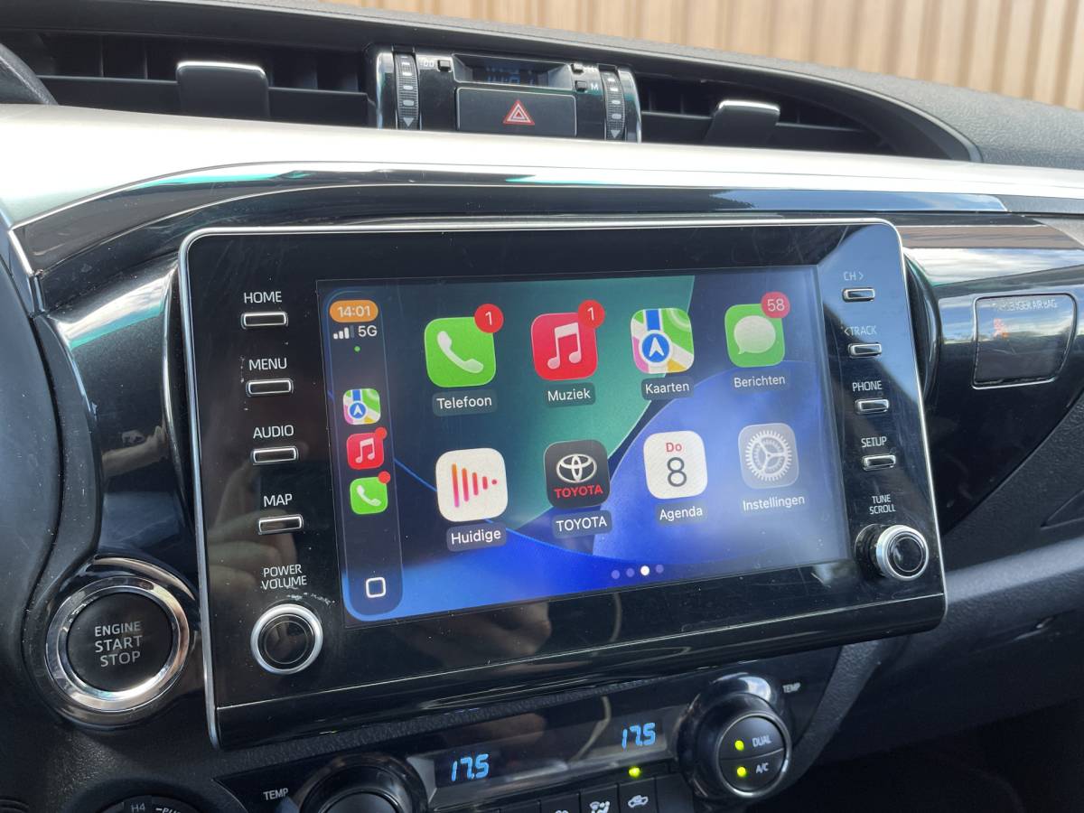 Toyota Hilux Toyota HiLux 2.8 D-4D Double Cab Executive | 2 Zits | Apple Carplay | DAB | Camera Achter | Led dagrijverlichting |