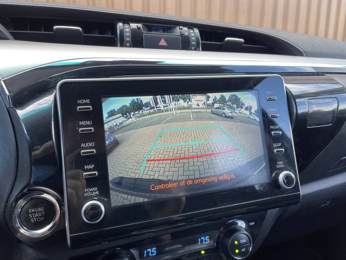 Toyota Hilux Toyota HiLux 2.8 D-4D Double Cab Executive | 2 Zits | Apple Carplay | DAB | Camera Achter | Led dagrijverlichting |