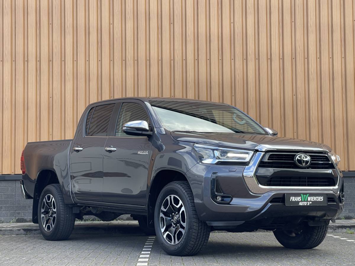 Toyota Hilux Toyota HiLux 2.8 D-4D Double Cab Executive | 2 Zits | Apple Carplay | DAB | Camera Achter | Led dagrijverlichting |