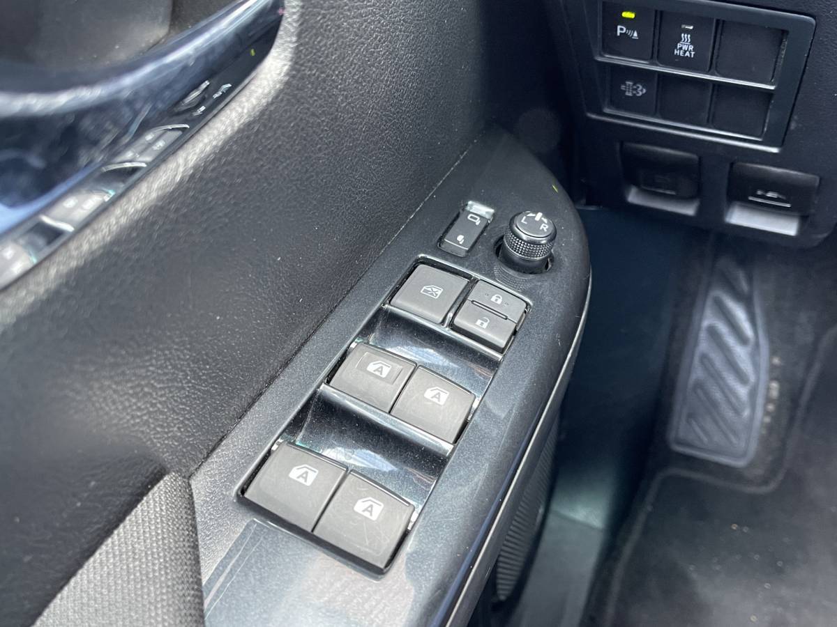 Toyota Hilux Toyota HiLux 2.8 D-4D Double Cab Executive | 2 Zits | Apple Carplay | DAB | Camera Achter | Led dagrijverlichting |