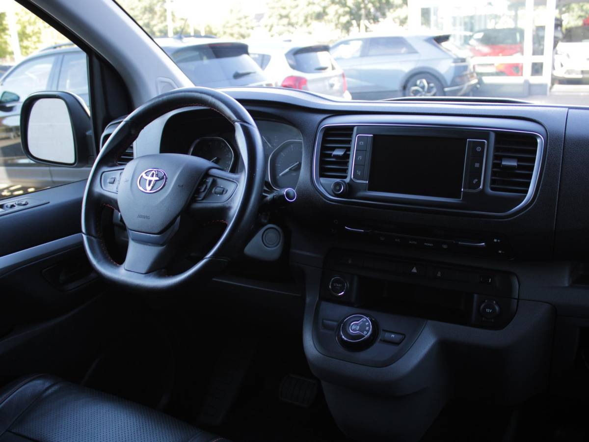Toyota ProAce Toyota PROACE Worker 2.0 D-4D Professional Long DC | AUTOMAAT | LEDEREN BEKLEDING |
