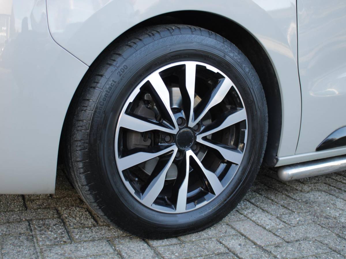Toyota ProAce Toyota PROACE Worker 2.0 D-4D Professional Long DC | AUTOMAAT | LEDEREN BEKLEDING |