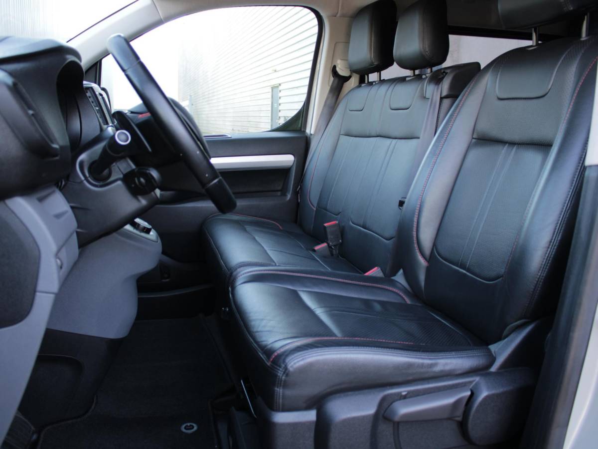 Toyota ProAce Toyota PROACE Worker 2.0 D-4D Professional Long DC | AUTOMAAT | LEDEREN BEKLEDING |