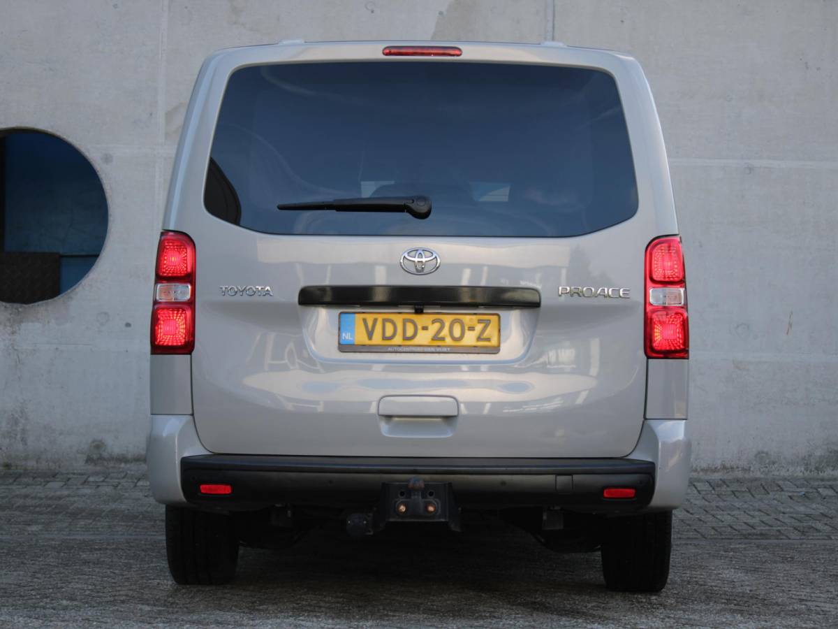 Toyota ProAce Toyota PROACE Worker 2.0 D-4D Professional Long DC | AUTOMAAT | LEDEREN BEKLEDING |
