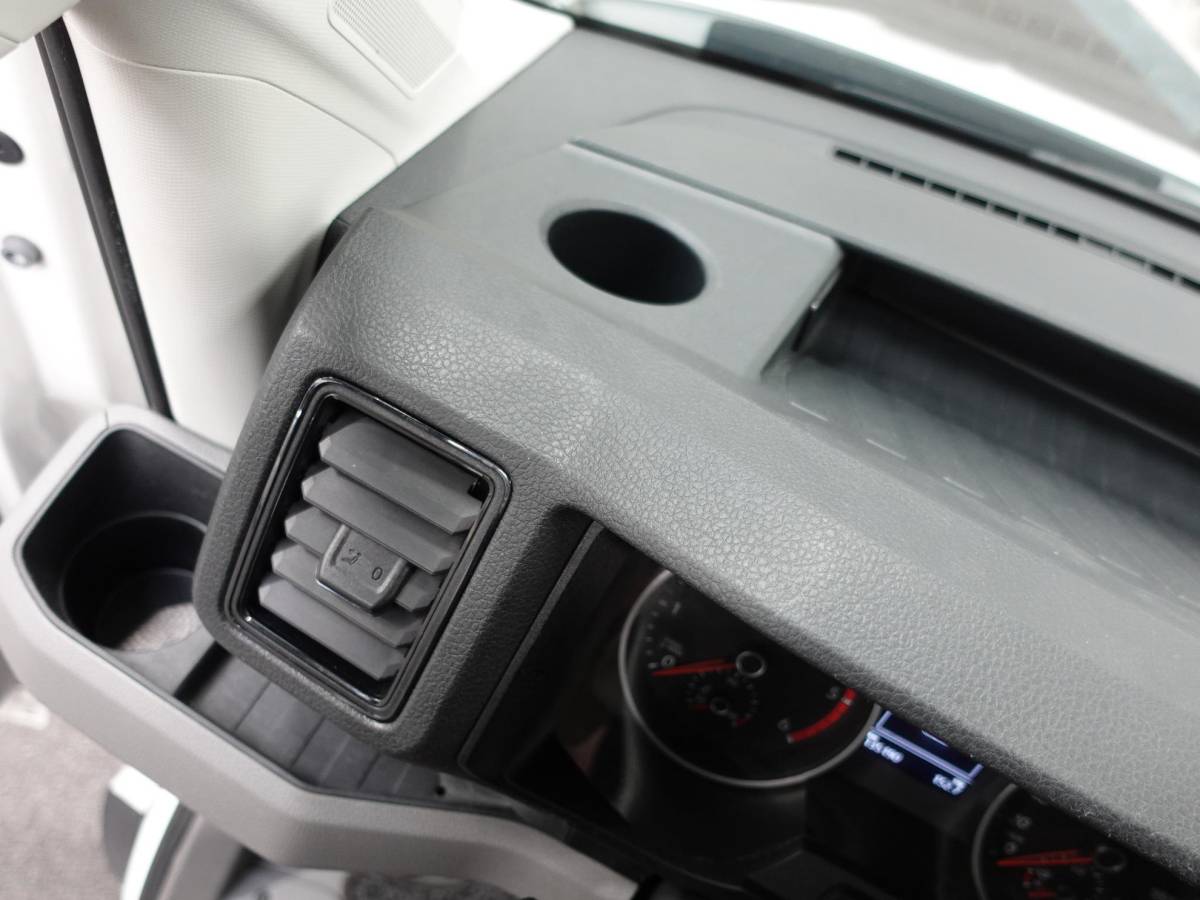 Volkswagen Crafter Volkswagen Crafter 177pk Automaat L3H3 / L2H2 Airco Cruise control Navigatie Camera Apple Carplay Sidebars