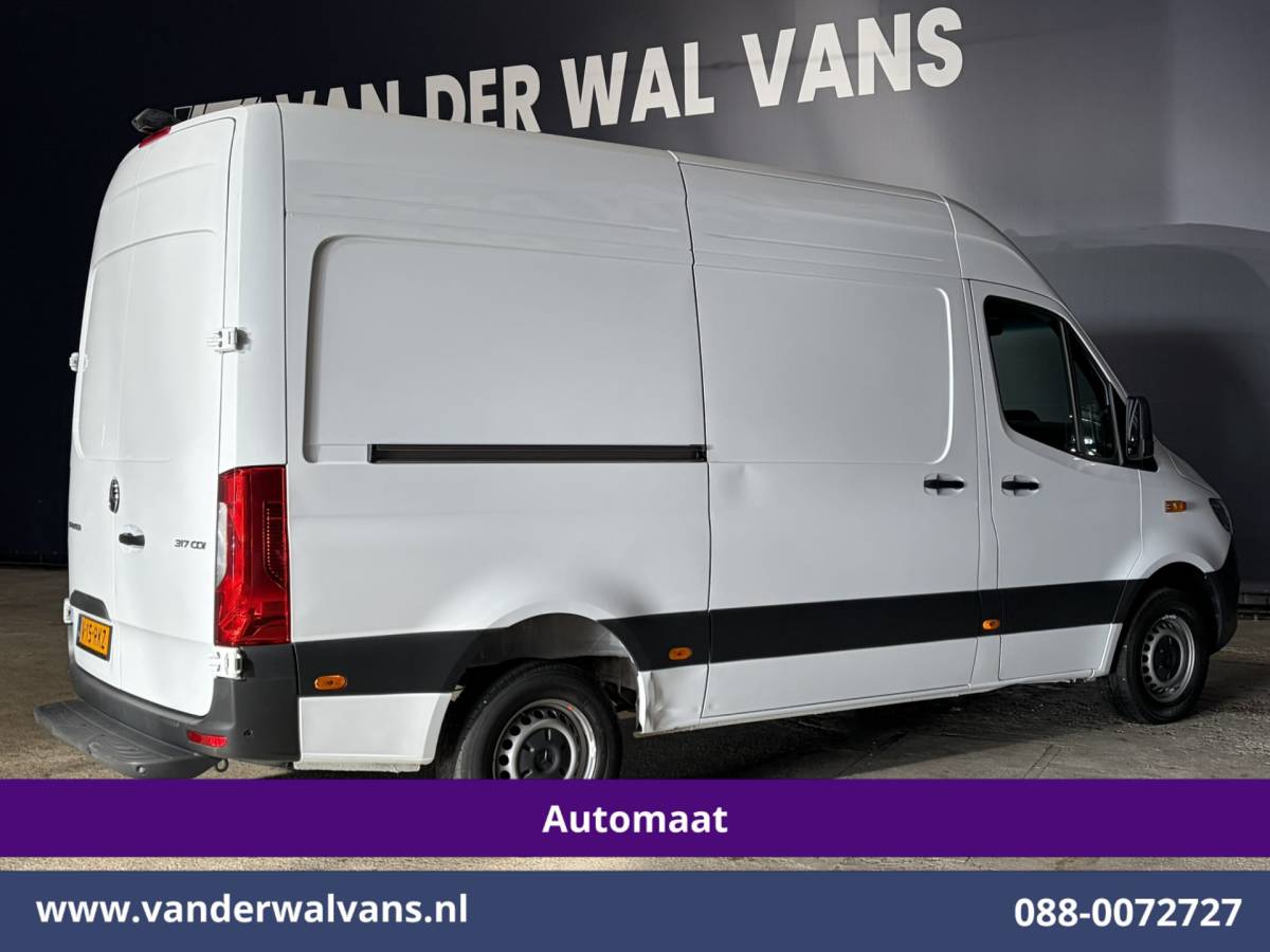 Mercedes-Benz Sprinter Mercedes-Benz Sprinter 317 CDI 170pk 9G-Tronic Automaat L2H2 Euro6 Airco | Camera | Navigatie | LED | Cruisecontrol | Stoelverwarming Chauffeursstoel, Parkeersensoren, Bijrijdersbank