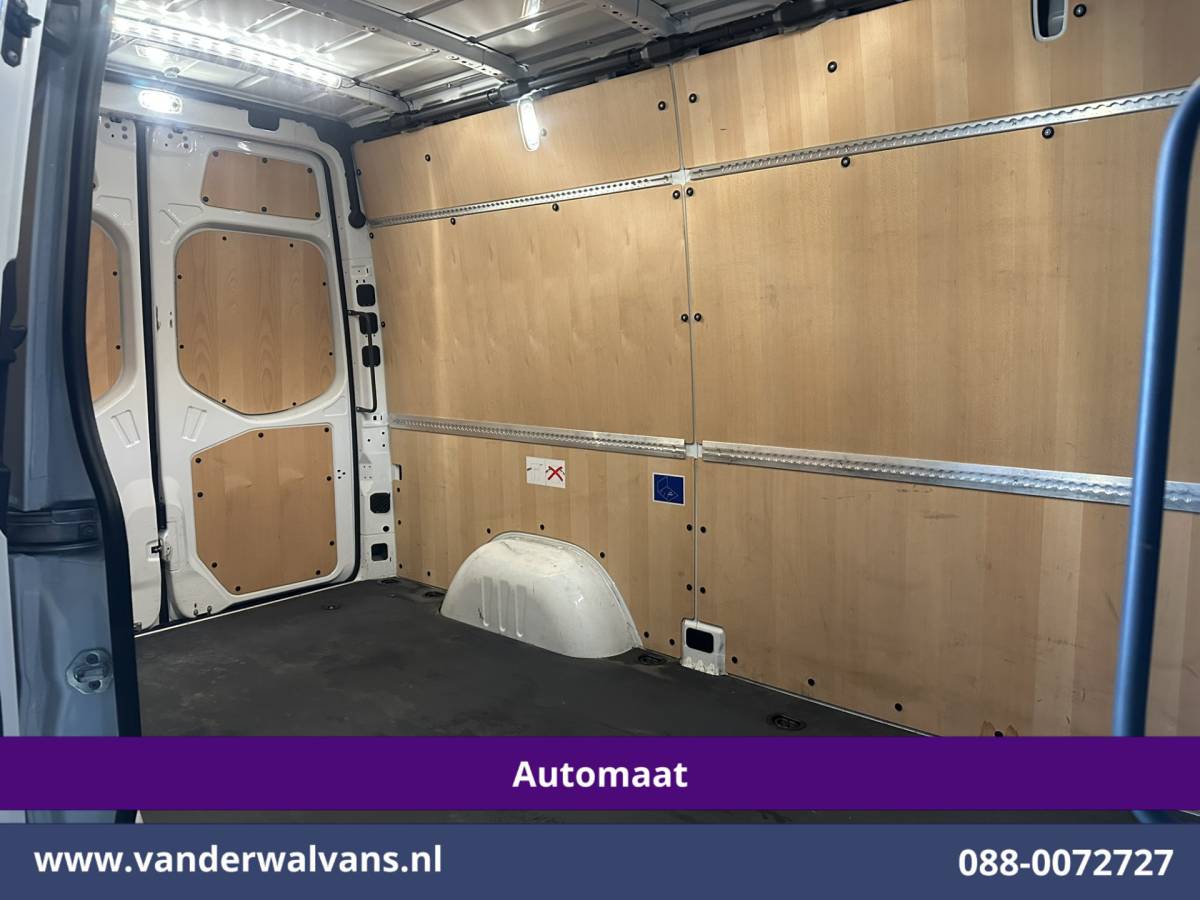 Mercedes-Benz Sprinter Mercedes-Benz Sprinter 317 CDI 170pk 9G-Tronic Automaat L2H2 Euro6 Airco | Camera | Navigatie | LED | Cruisecontrol | Stoelverwarming Chauffeursstoel, Parkeersensoren, Bijrijdersbank