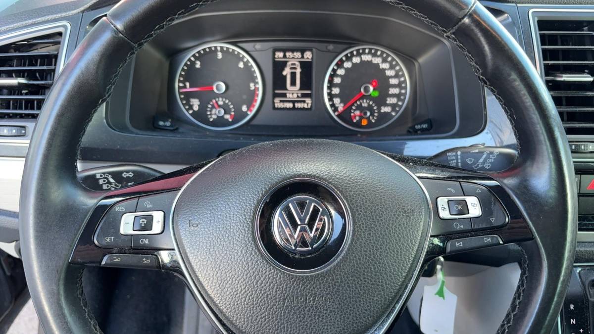 Volkswagen Transporter Volkswagen Transporter 2.0 TDI L2H1 DC Highline AUTOMAAT / 5 PERS / FULL LED / CARPLAY / NAVI / AIRCO / PDC / BLUETOOTH / ACC / NL-AUTO
