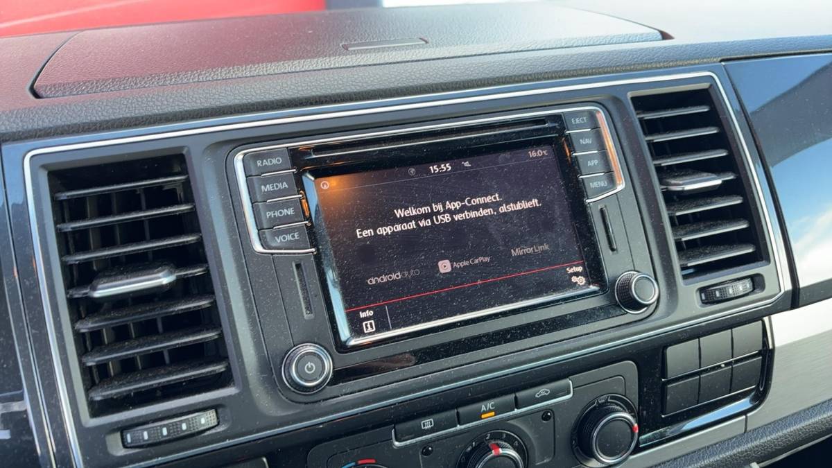 Volkswagen Transporter Volkswagen Transporter 2.0 TDI L2H1 DC Highline AUTOMAAT / 5 PERS / FULL LED / CARPLAY / NAVI / AIRCO / PDC / BLUETOOTH / ACC / NL-AUTO