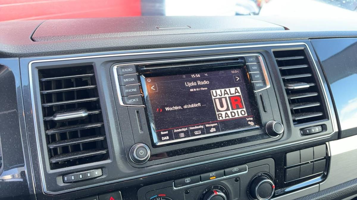 Volkswagen Transporter Volkswagen Transporter 2.0 TDI L2H1 DC Highline AUTOMAAT / 5 PERS / FULL LED / CARPLAY / NAVI / AIRCO / PDC / BLUETOOTH / ACC / NL-AUTO