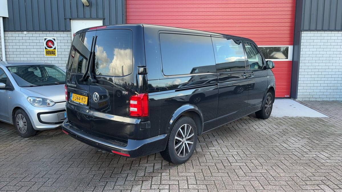 Volkswagen Transporter Volkswagen Transporter 2.0 TDI L2H1 DC Highline AUTOMAAT / 5 PERS / FULL LED / CARPLAY / NAVI / AIRCO / PDC / BLUETOOTH / ACC / NL-AUTO