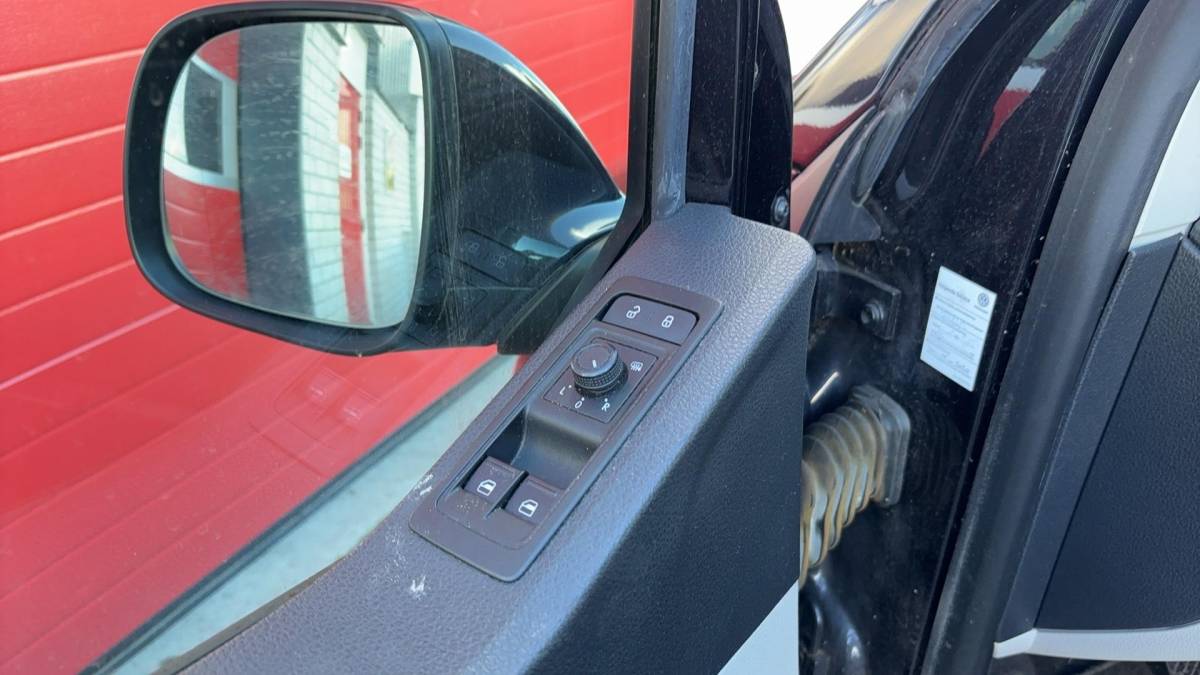 Volkswagen Transporter Volkswagen Transporter 2.0 TDI L2H1 DC Highline AUTOMAAT / 5 PERS / FULL LED / CARPLAY / NAVI / AIRCO / PDC / BLUETOOTH / ACC / NL-AUTO