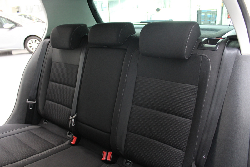 Volkswagen Golf Volkswagen Golf 1.4 Easyline 81PK, AIRCO | NAVIGATIE | PARKEERSENSOREN V+A | DISTRIBUTIE VERVANGEN 2025