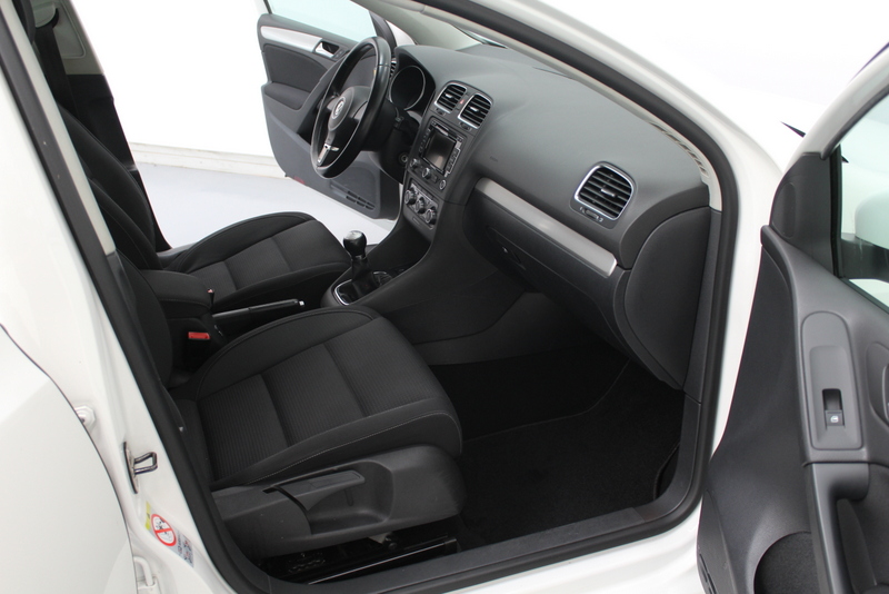 Volkswagen Golf Volkswagen Golf 1.4 Easyline 81PK, AIRCO | NAVIGATIE | PARKEERSENSOREN V+A | DISTRIBUTIE VERVANGEN 2025